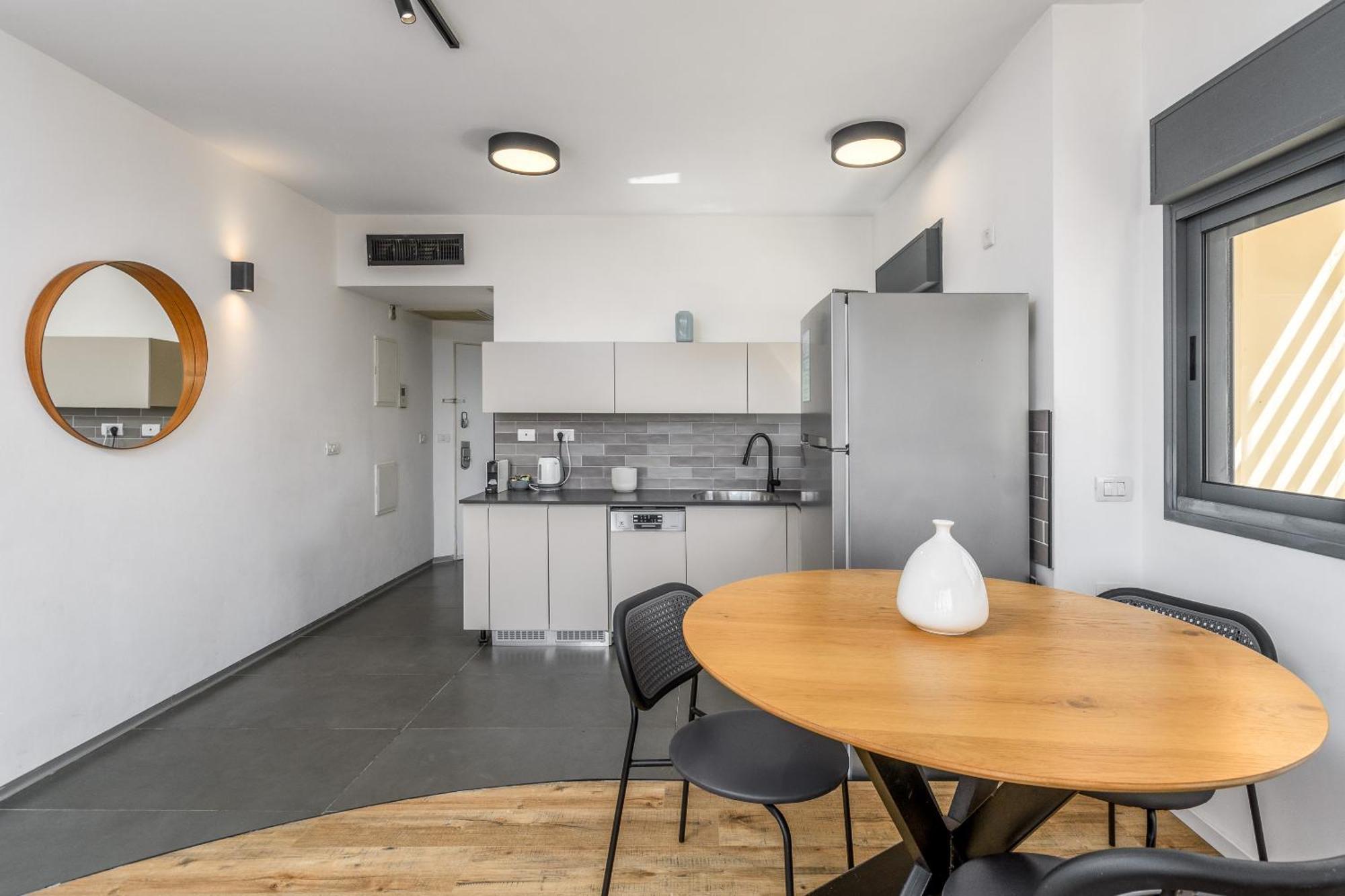 Modern & Sunny 1 Bdr W Balcony And Parking Apartment เทลอาวีฟ ภายนอก รูปภาพ