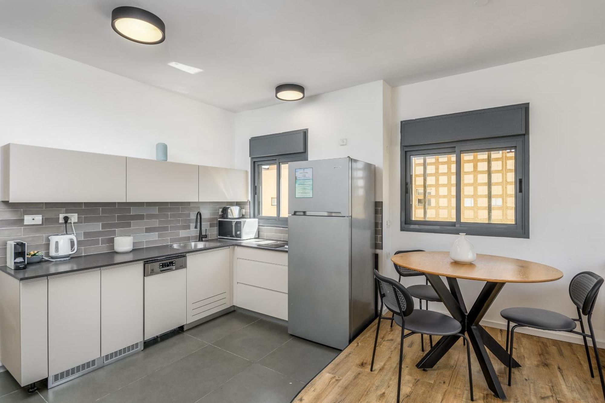 Modern & Sunny 1 Bdr W Balcony And Parking Apartment เทลอาวีฟ ภายนอก รูปภาพ