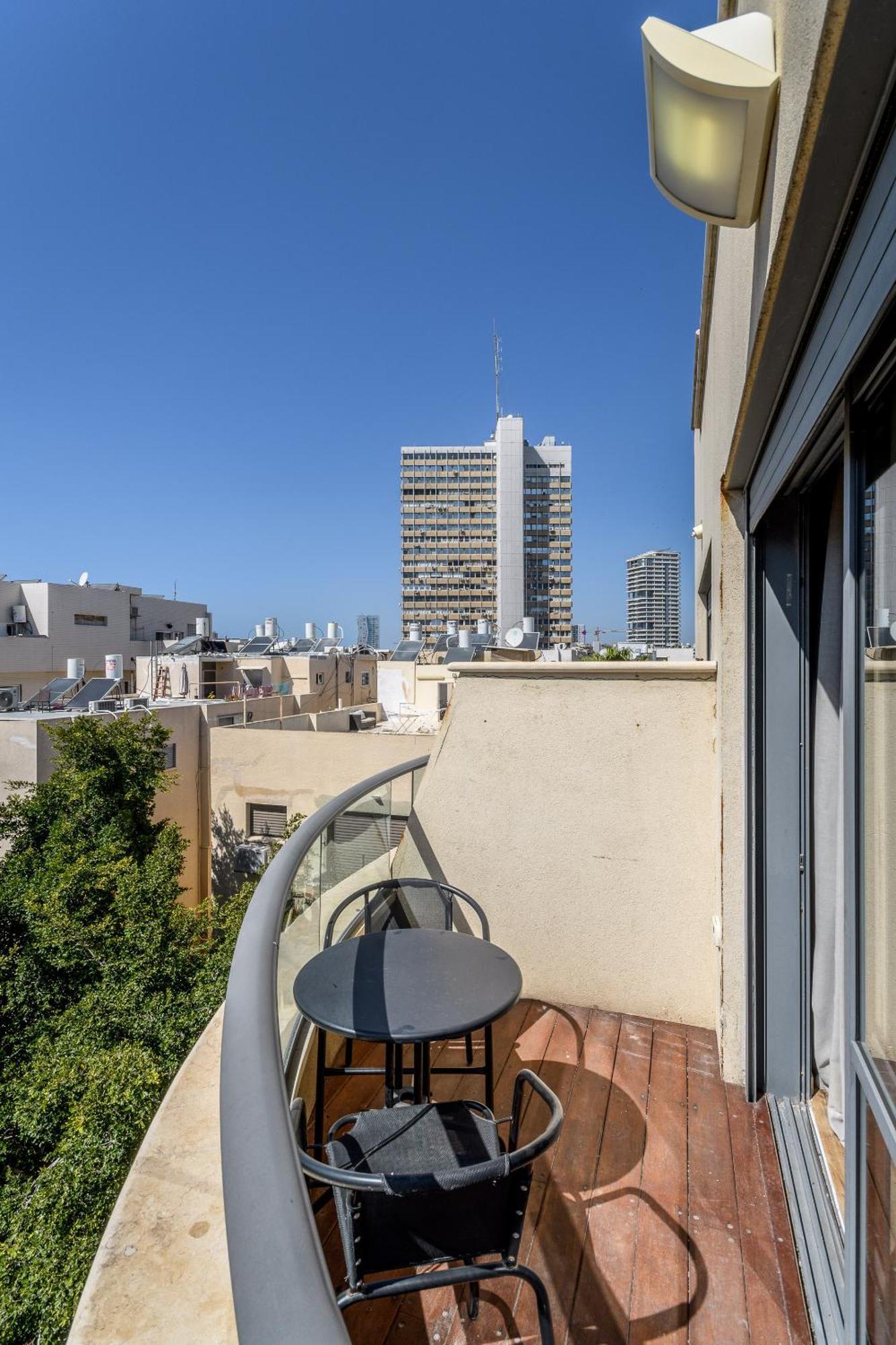 Modern & Sunny 1 Bdr W Balcony And Parking Apartment เทลอาวีฟ ภายนอก รูปภาพ